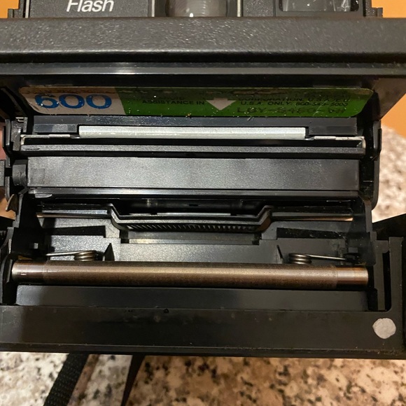 Vintage Polaroid Camera - Picture 5 of 5